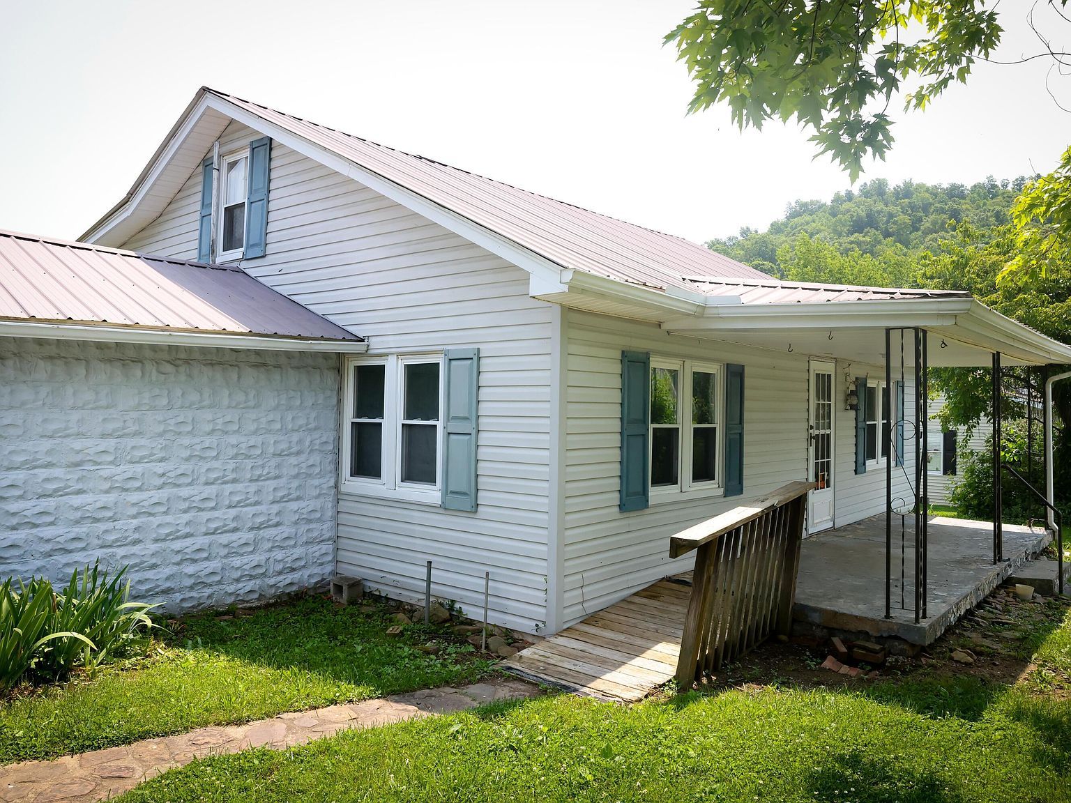 91 Jones St Manchester, KY 40962 - Thumbnail 4