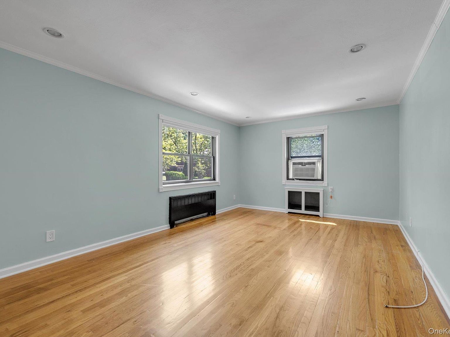 219-27 75th Ave #2 Oakland Gardens, NY 11364 - Thumbnail 4