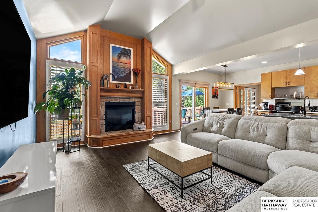 16334 Heather St Omaha, NE 68136 - Thumbnail 4