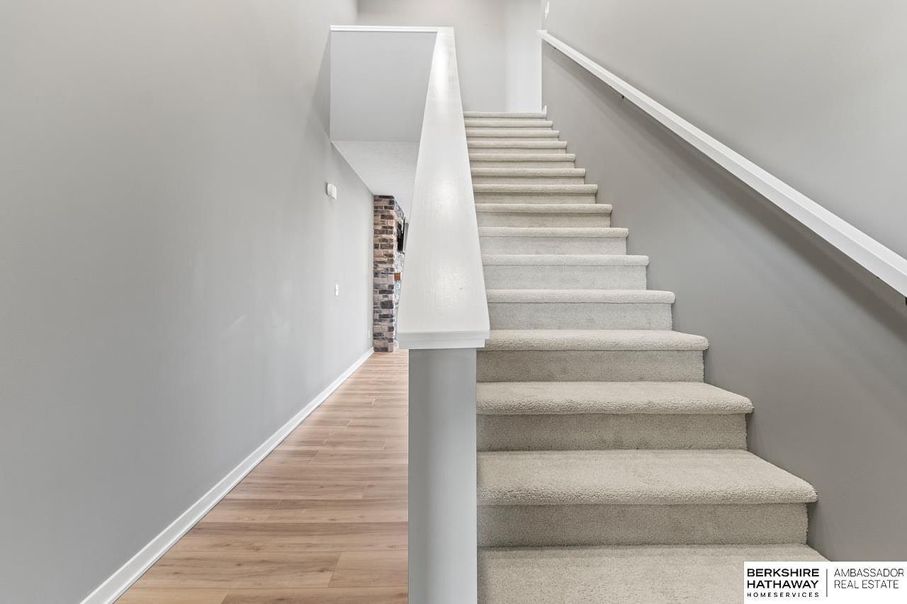 14810 Willow St Bennington, NE 68007 - Thumbnail 4