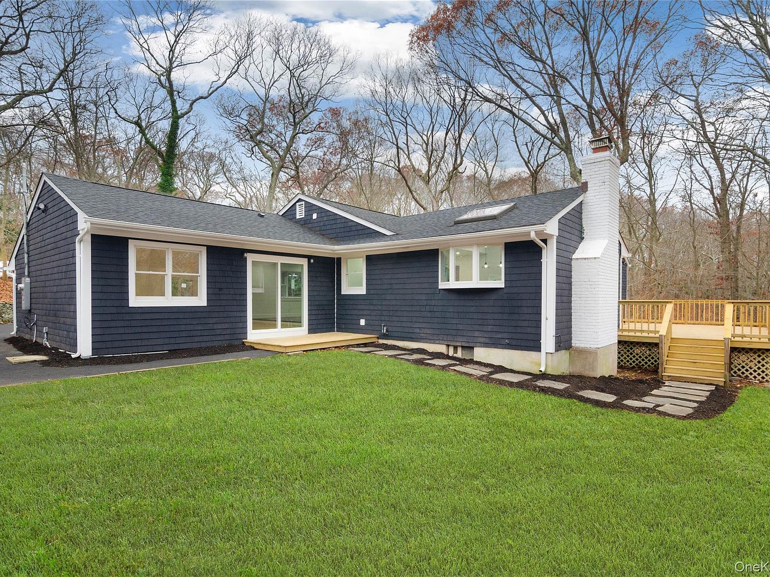 150 Remsen Rd Wading River, NY 11792 - Thumbnail 4