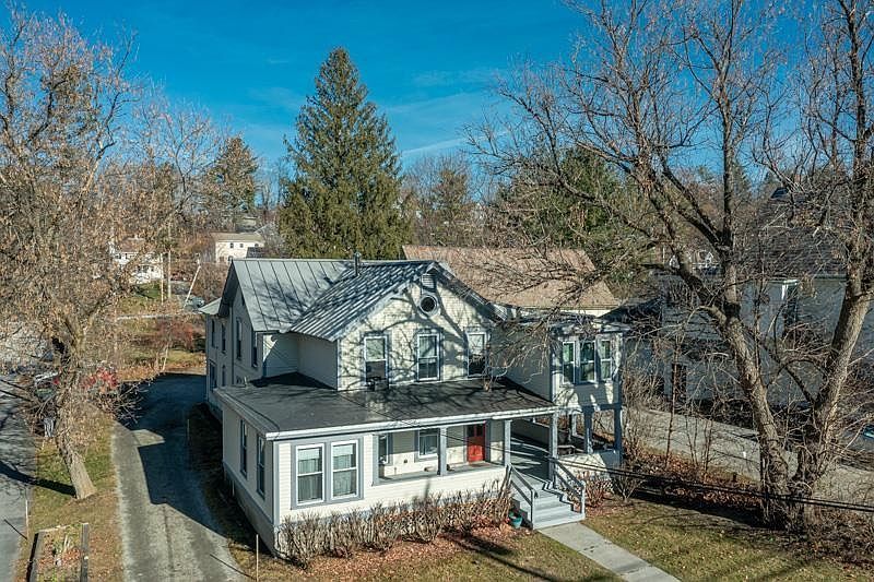 105 Elm St Manchester Center, VT 05255 - Thumbnail 4