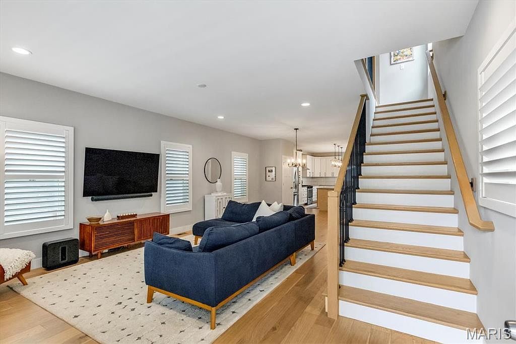 6614 Clayton Ave Saint Louis, MO 63139 - Thumbnail 4