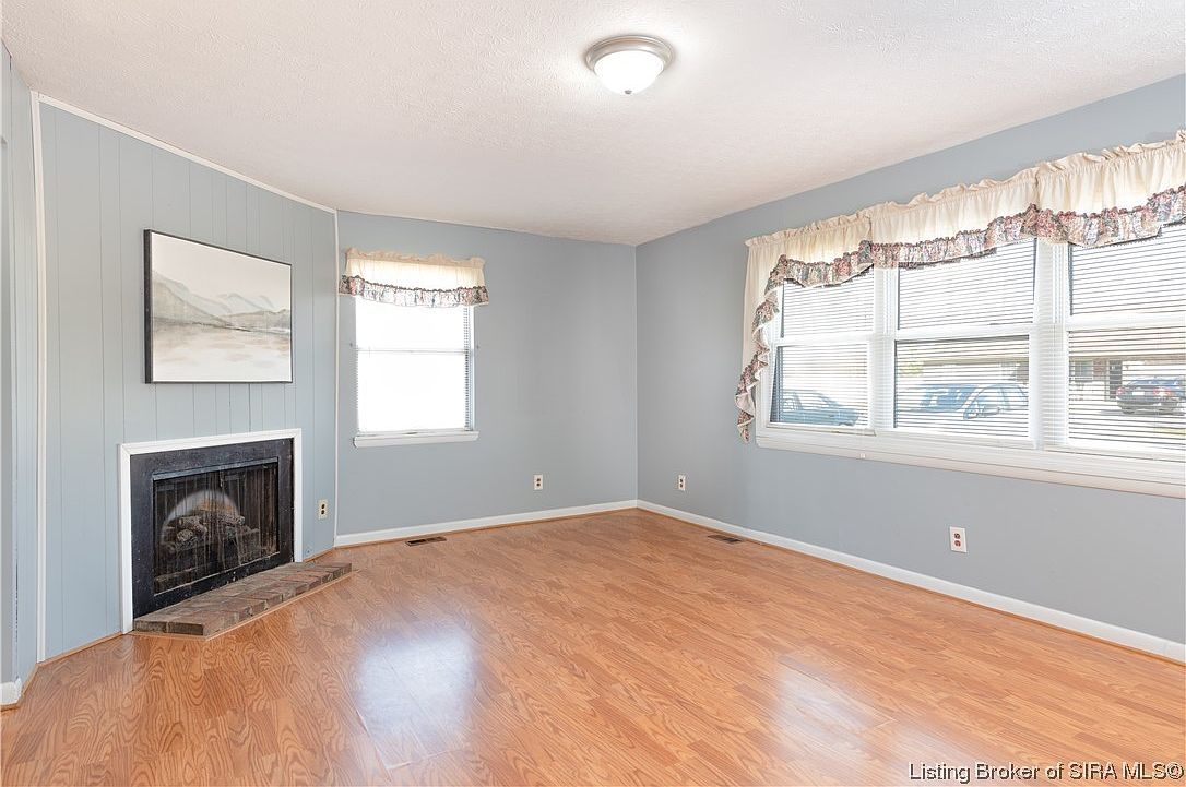 490 S 2nd St Scottsburg, IN 47170 - Thumbnail 4