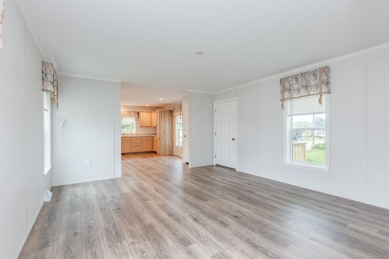 37 Rex Dr Concord, NH 03303 - Thumbnail 4