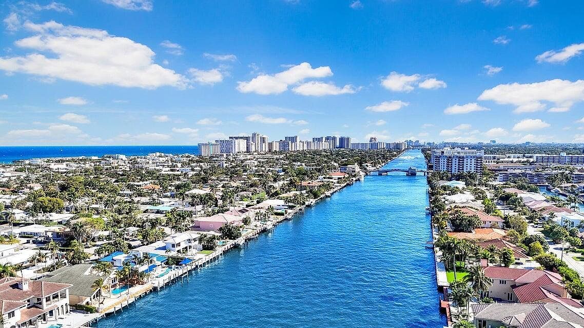 4555 W Tradewinds Ave Lauderdale By The Sea, FL 33308 - Thumbnail 4