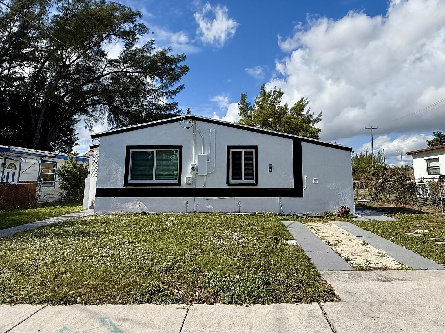 5909 Pinewood Ave West Palm Beach, FL 33407 - Thumbnail 4