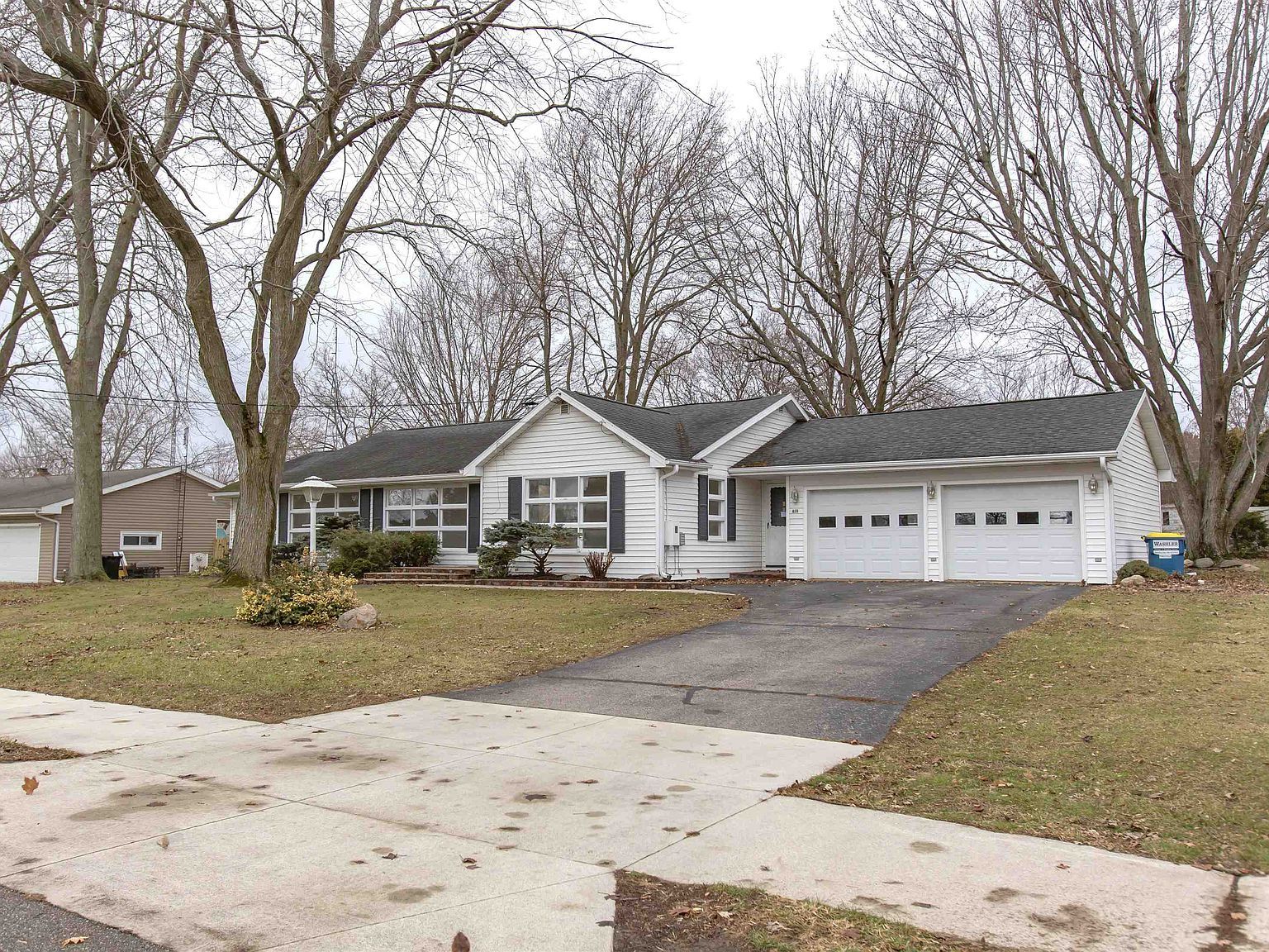 702 W Spring St Fremont, IN 46737 - Thumbnail 4