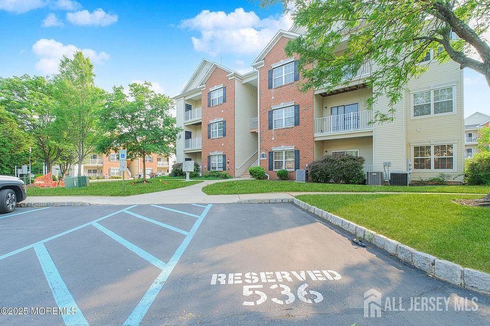 511 Coppola Dr South Plainfield, NJ 07080 - Thumbnail 4