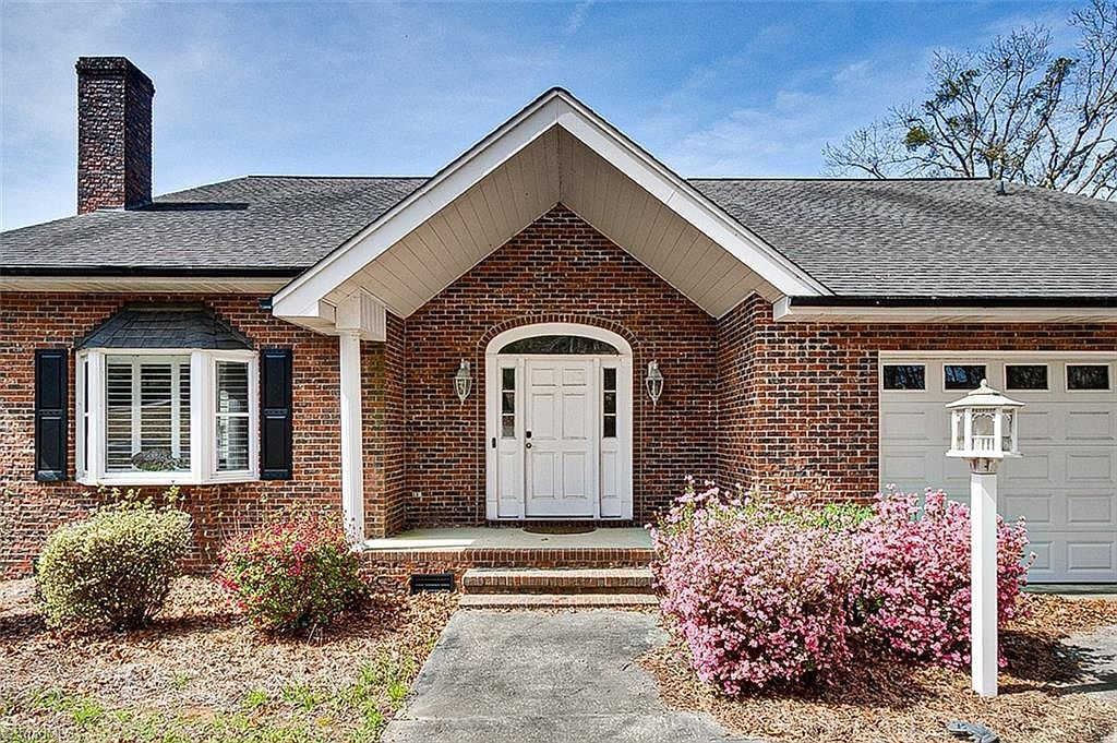 378 Shoreline Dr New London, NC 28127 - Thumbnail 4