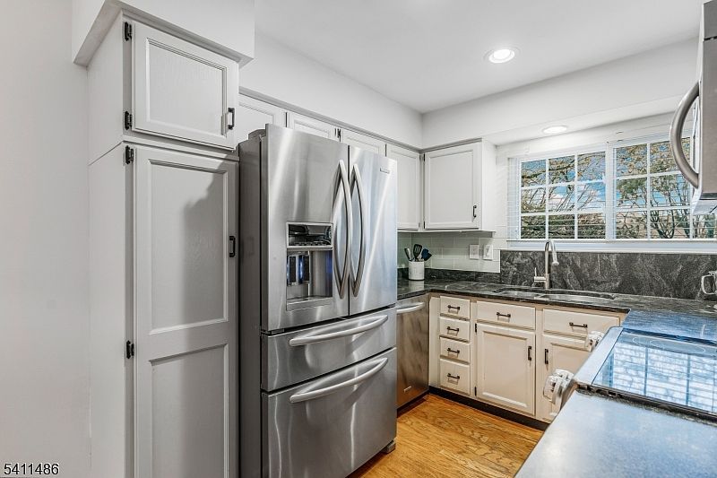 14 Tory Ct Bedminster, NJ 07921 - Thumbnail 4