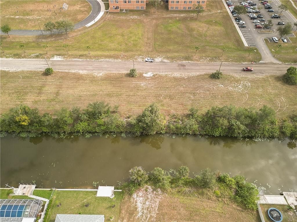 1706 NE 10th Pl Cape Coral, FL 33909 - Thumbnail 4