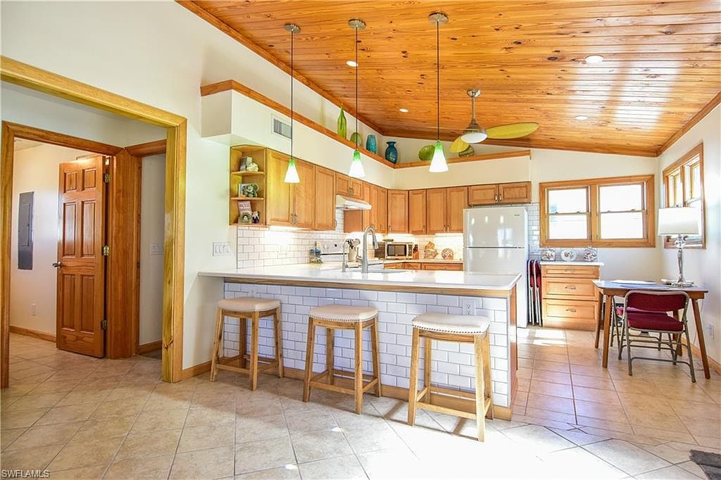 150 Pearl St Fort Myers Beach, FL 33931 - Thumbnail 4