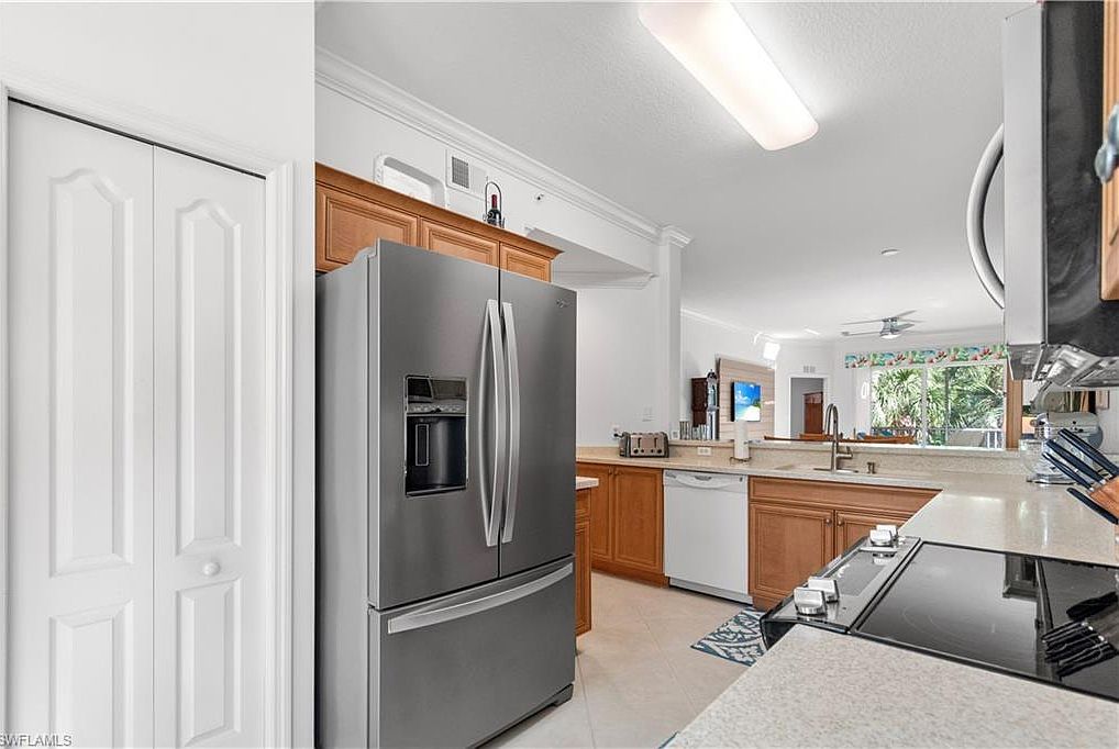 8261 Pathfinder Loop APT 730 Fort Myers, FL 33919 - Thumbnail 4