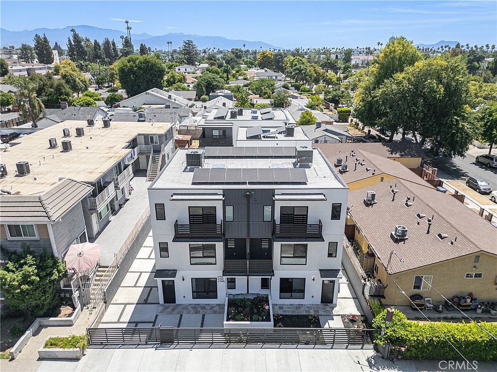 6704 Kester Ave Van Nuys, CA 91405 - Thumbnail 4