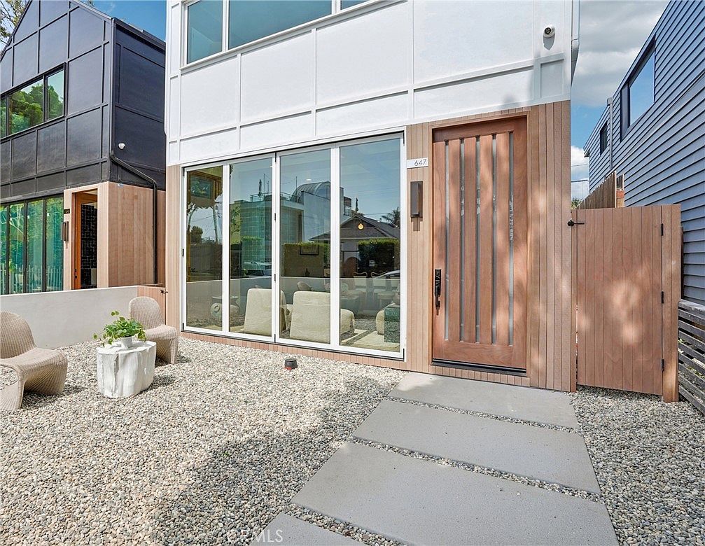 647 Navy St Santa Monica, CA 90405 - Thumbnail 4