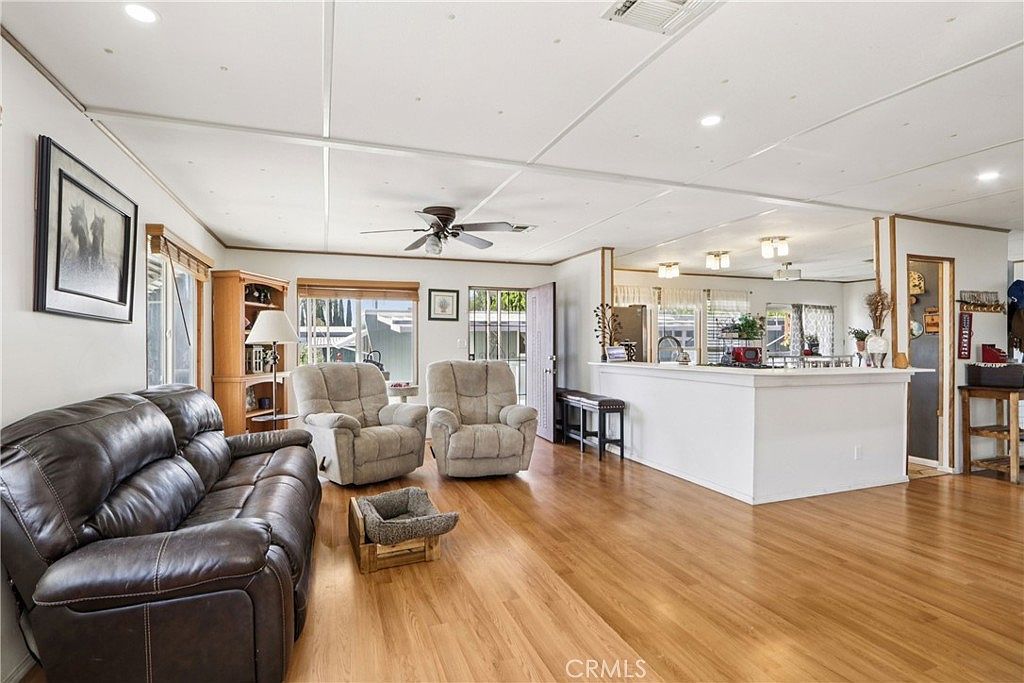 16079 Yarnell St Space C27 Sylmar, CA 91342 - Thumbnail 4