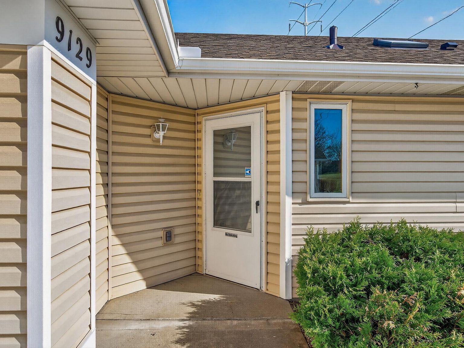 9129 Windsor Ter Minneapolis, MN 55443 - Thumbnail 4