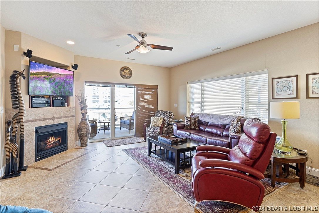 183 Upper Monarch Cove Dr #1D Lake Ozark, MO 65049 - Thumbnail 4