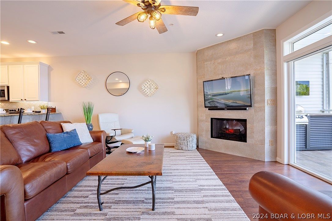 5450 Christopher Dr. #412 Osage Beach, MO 65065 - Thumbnail 4