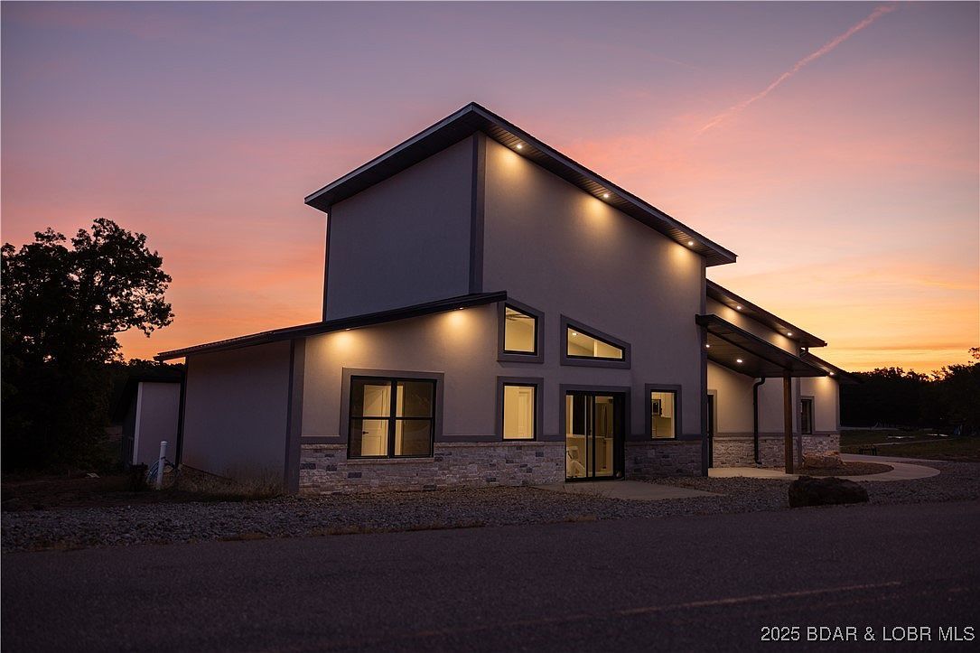 9 Kingdom Cove Rd Sunrise Beach, MO 65079 - Thumbnail 4