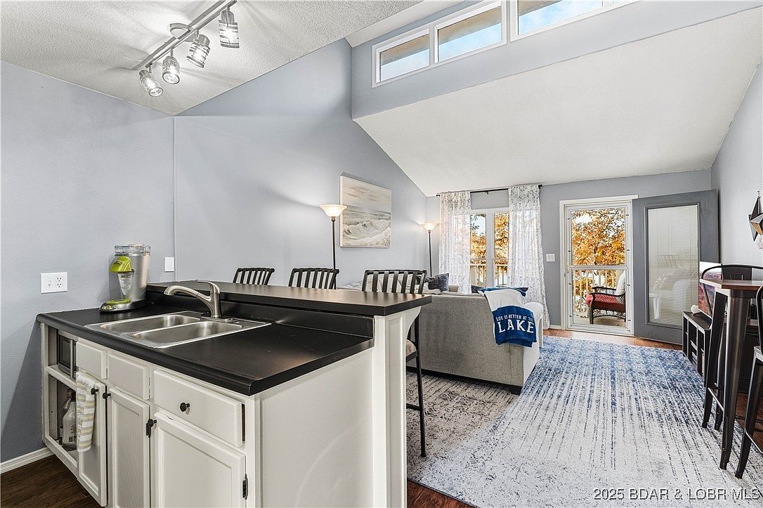 875 Parkside Pl UNIT 402-D Osage Beach, MO 65065 - Thumbnail 4