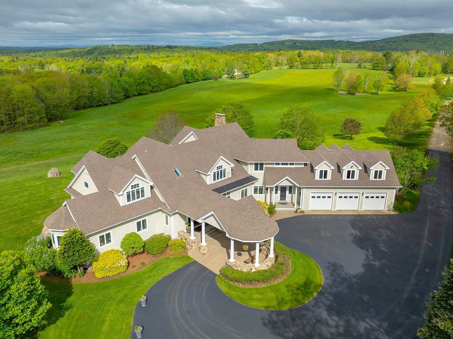 955 Catamount Rd Pittsfield, NH 03263 - Thumbnail 4