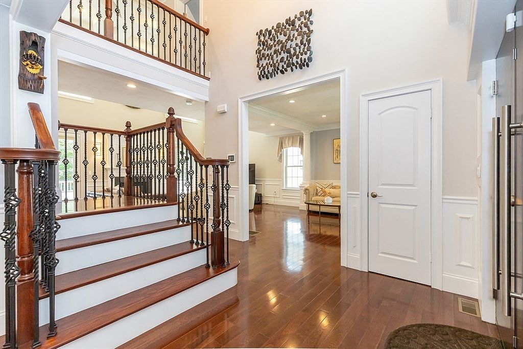 14 Sarah St Burlington, MA 01803 - Thumbnail 4