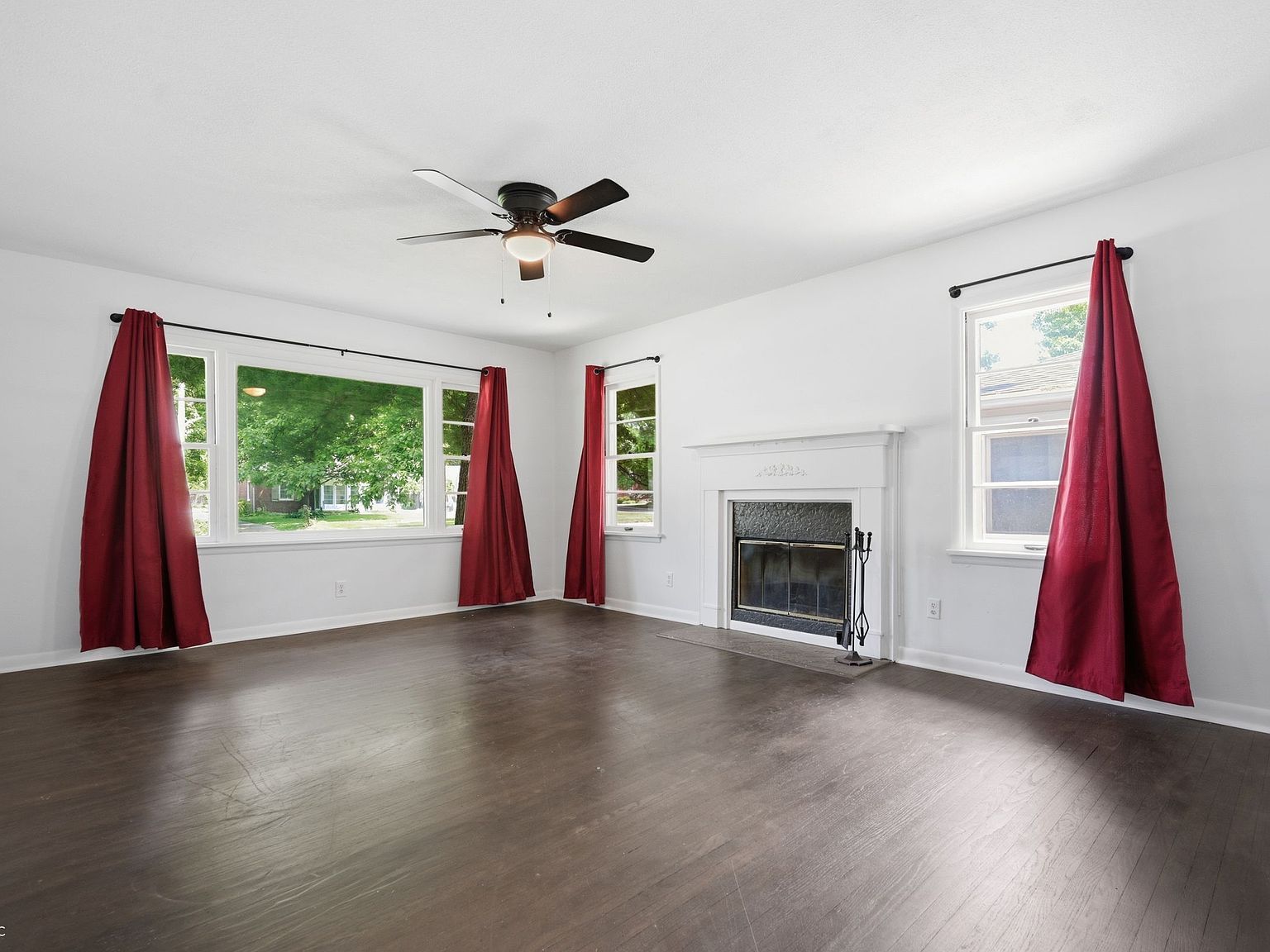 1609 Kessler Blvd E Indianapolis, IN 46220 - Thumbnail 4