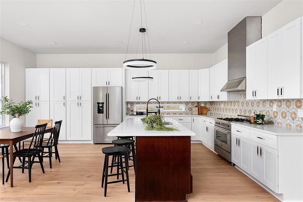 1004 Karen Ave Austin, TX 78757 - Thumbnail 4