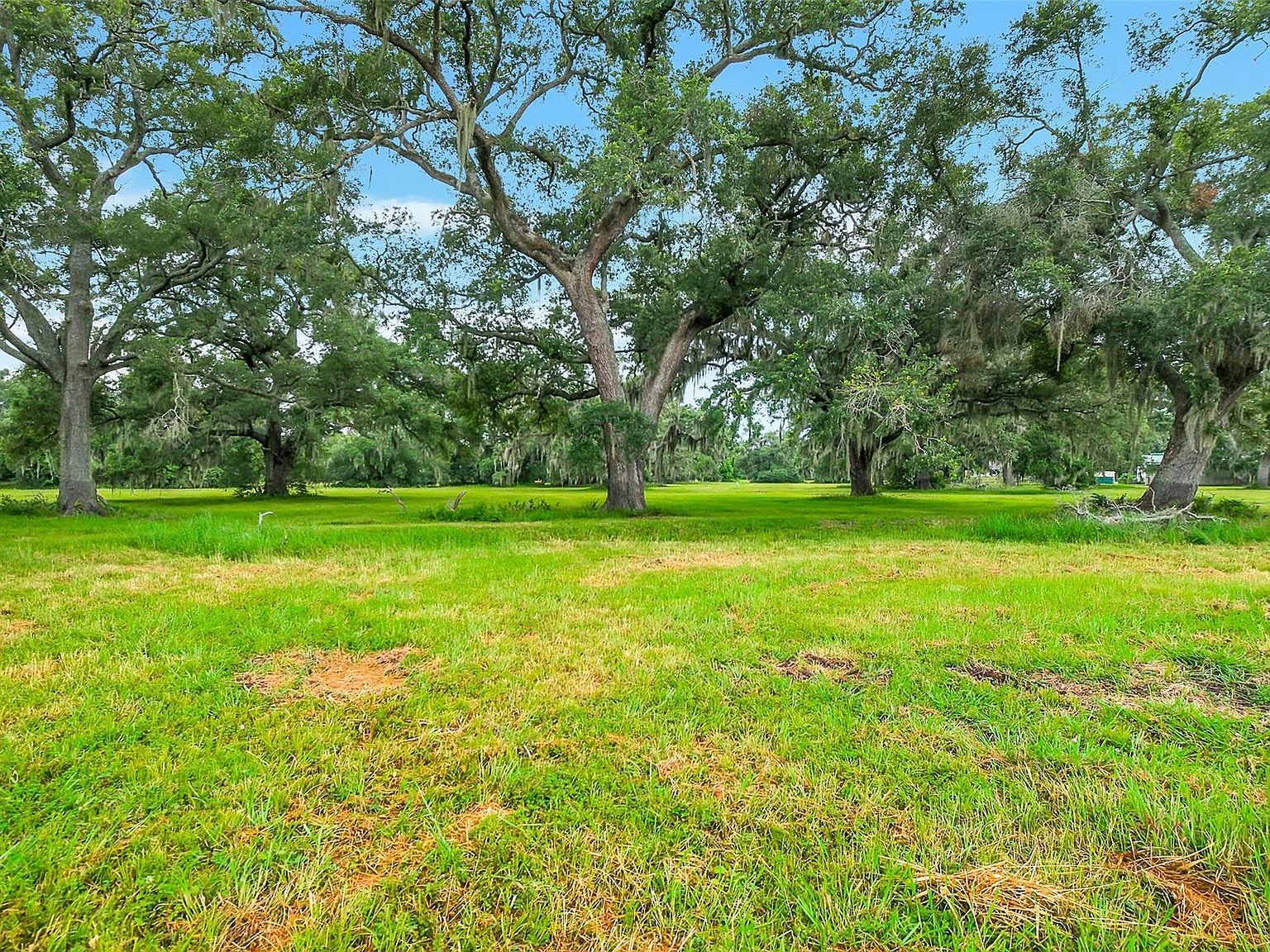 730 & 736 Rancho Chico Ct Angleton, TX 77515 - Thumbnail 4