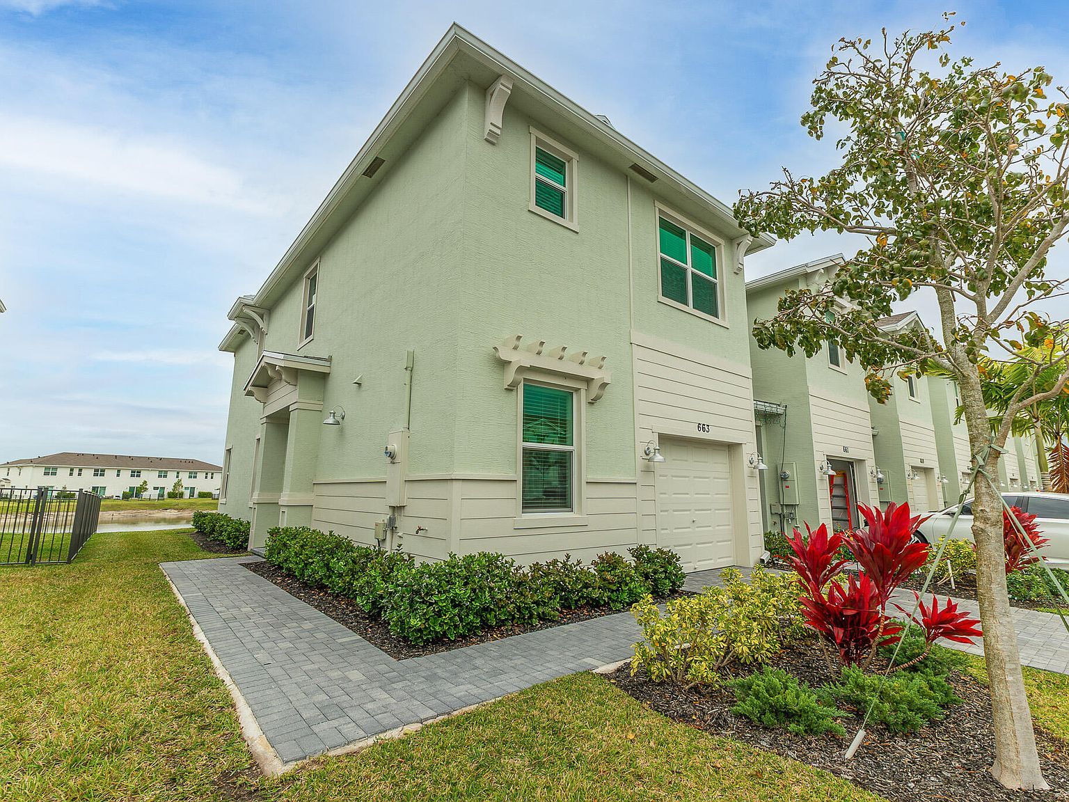 663 SE Lake Falls St Port Saint Lucie, FL 34984 - Thumbnail 4