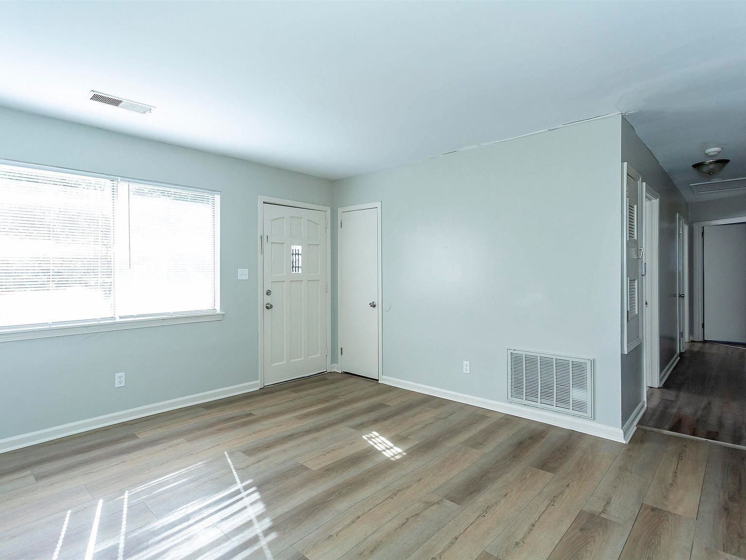 3212 Lee Ct SW Birmingham, AL 35221 - Thumbnail 4