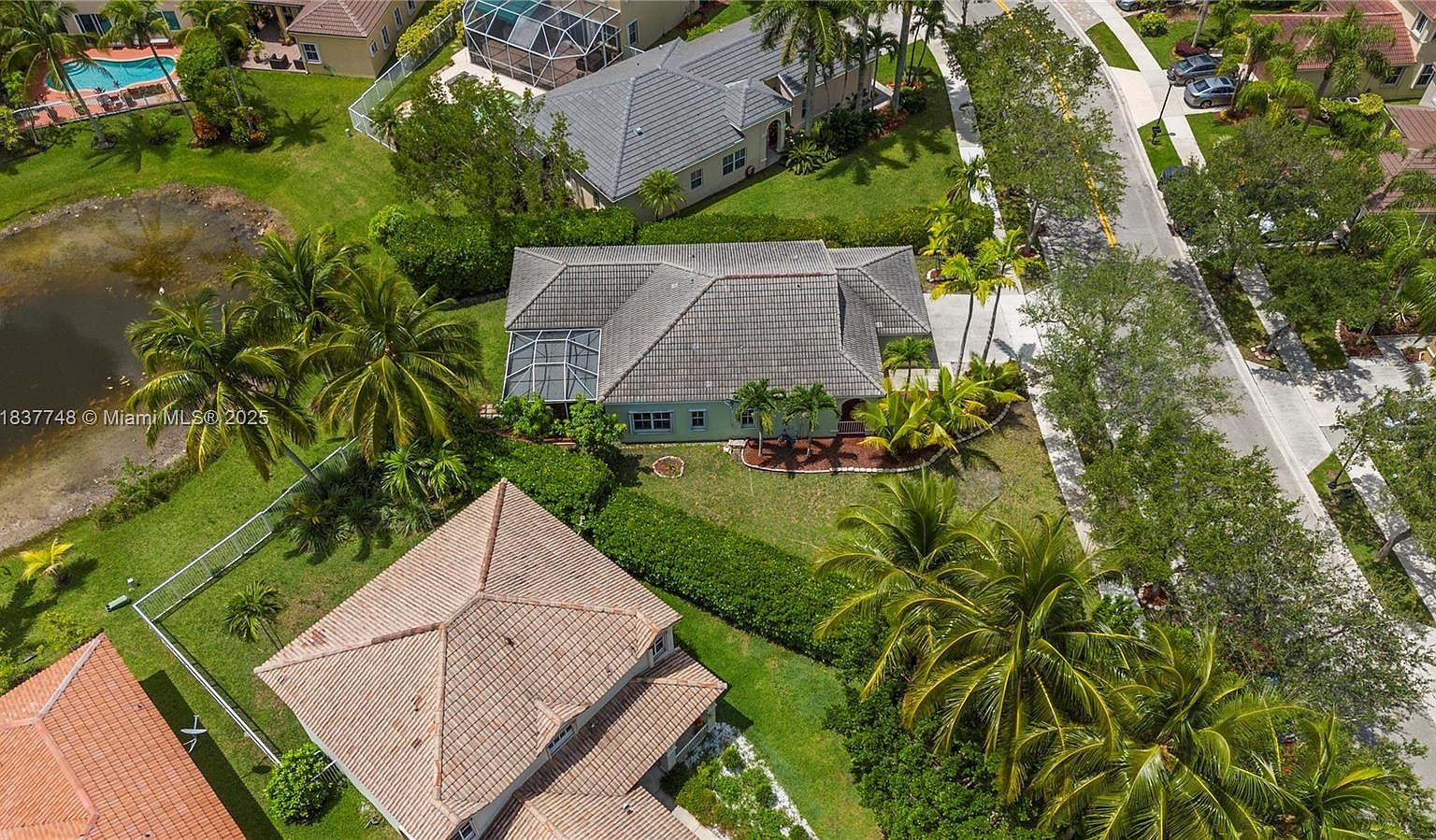 649 Willow Bend Rd Weston, FL 33327 - Thumbnail 4