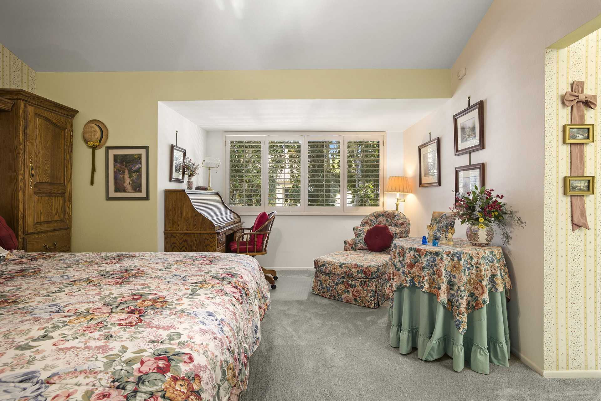 21500 Califa Street #165, Woodland Hills, CA, USA, 91367 | Town Home