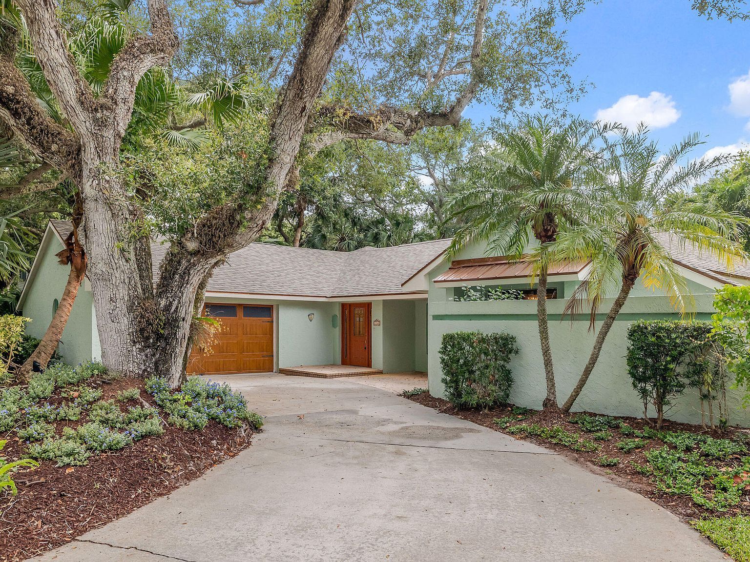 1160 Driftwood Dr Vero Beach, FL 32963 - Thumbnail 4