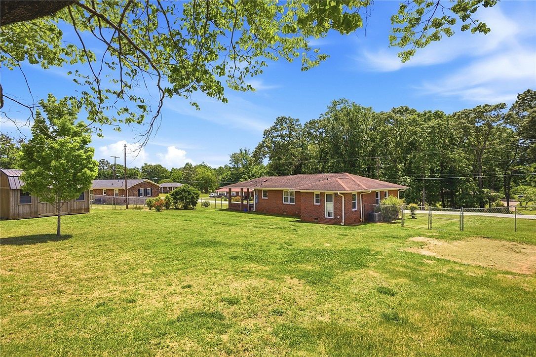 101 Mountain View Dr Walhalla, SC 29691 - Thumbnail 4