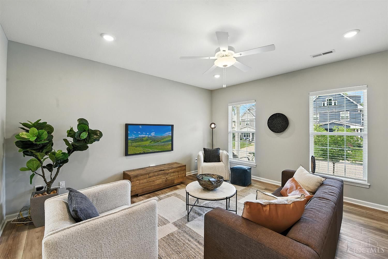 1545 Ruth Ave Cincinnati, OH 45207 - Thumbnail 4