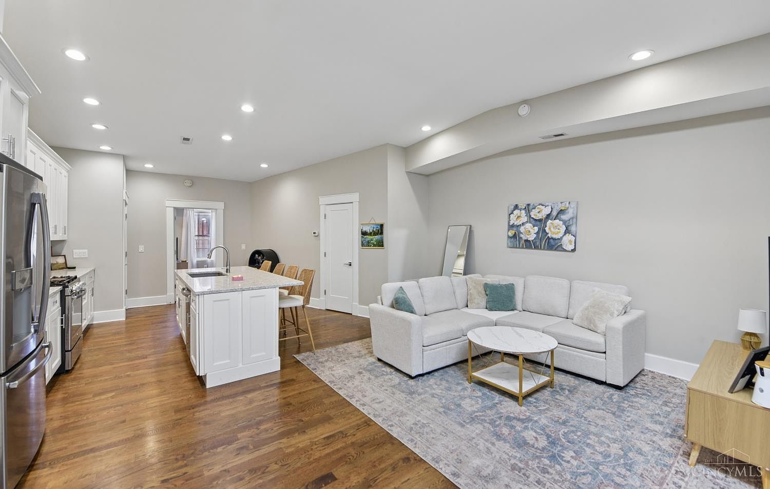 817 Broadway St Unit 3 Cincinnati, OH 45202 - Thumbnail 4