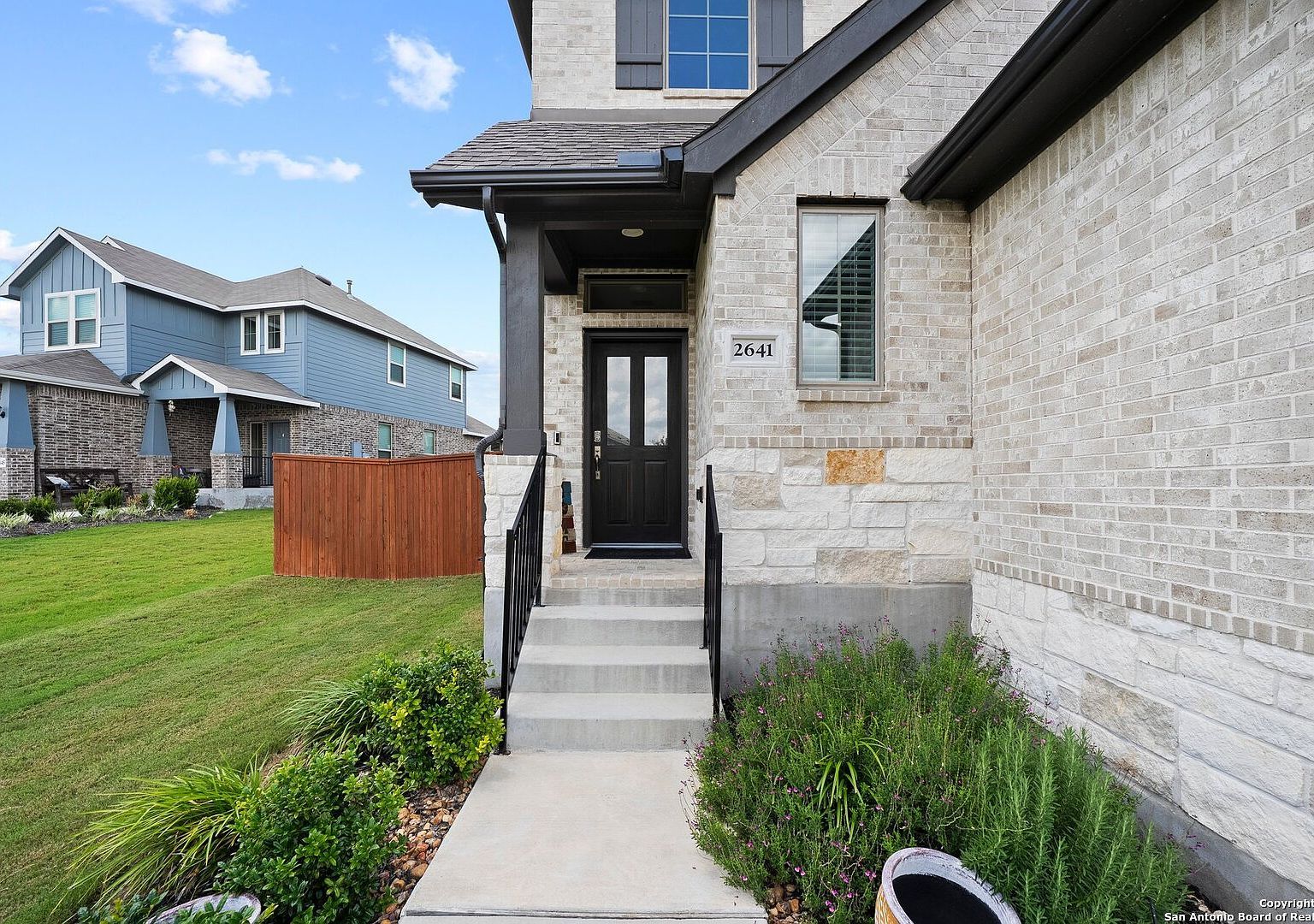 2641 White Willow San Antonio, TX 78245 - Thumbnail 4