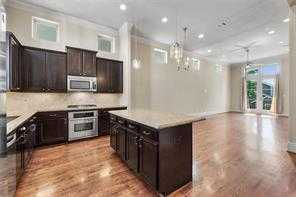 411 West 17th Street, Houston, TX, USA, 77008 - Thumbnail 4