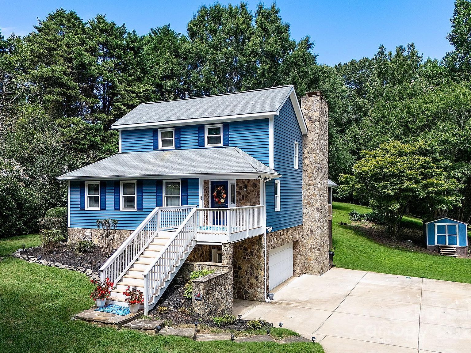 4711 Mountain Point Ln Charlotte, NC 28216 - Thumbnail 4