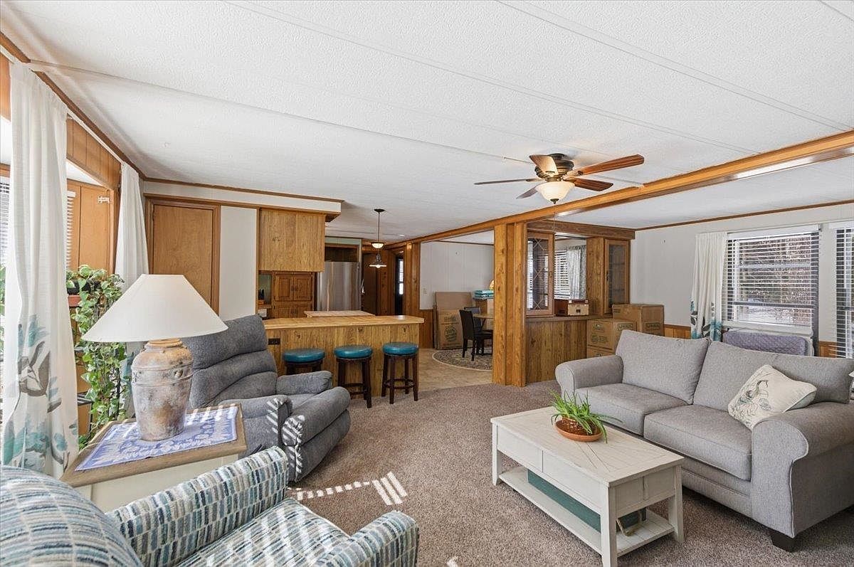 838 Middlewood Rd Williston, VT 05495 - Thumbnail 4