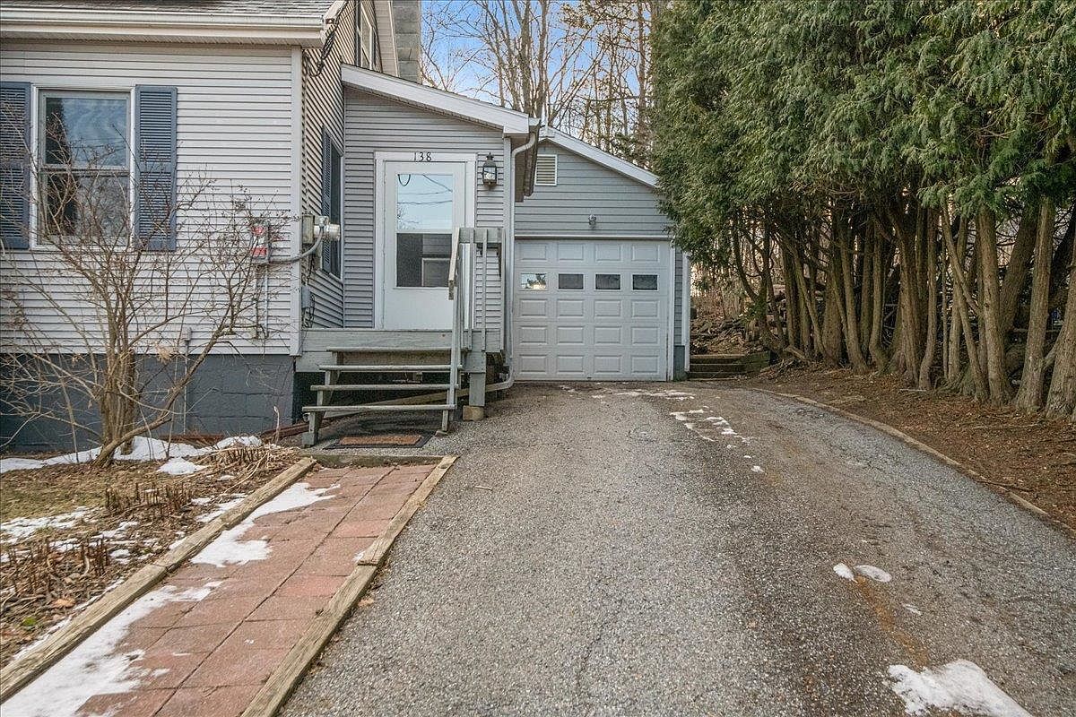 138 Foster St Burlington, VT 05401 - Thumbnail 4