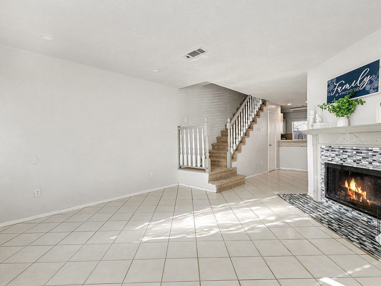 617 Carriagehouse Ln APT 3E Garland, TX 75040 - Thumbnail 4