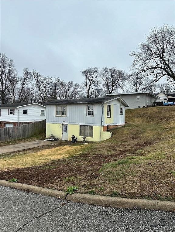 1020 Forest Ave Atchison, KS 66002 - Thumbnail 4