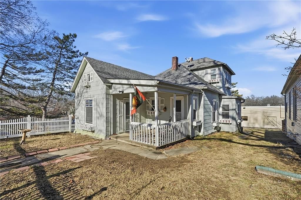 414 Pine St Leavenworth, KS 66048 - Thumbnail 4