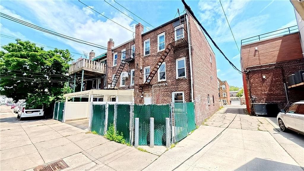 2076 Coyle St Brooklyn, NY 11229 - Thumbnail 4