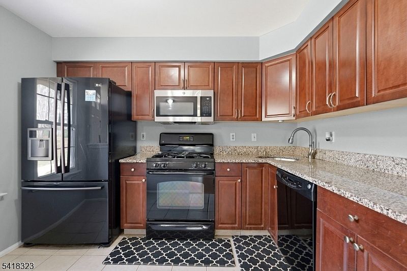 809 Porter Way Bridgewater, NJ 08807 - Thumbnail 4