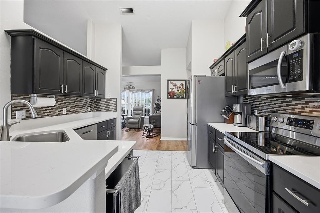 10180 SE 69th Ave Belleview, FL 34420 - Thumbnail 4